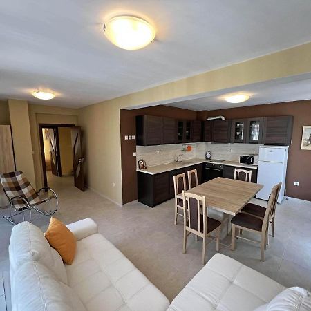 Valemar Apartments Поморие Экстерьер фото