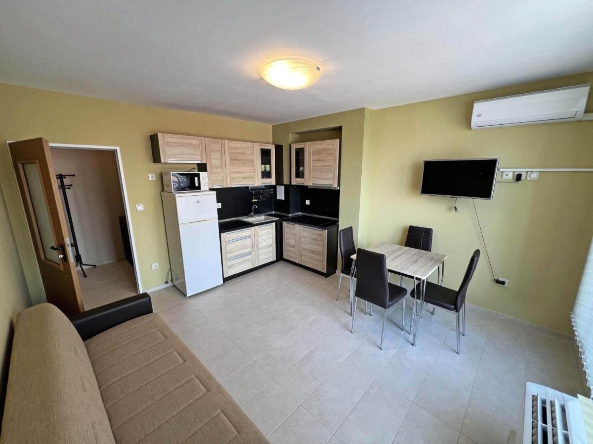 Valemar Apartments Поморие Экстерьер фото