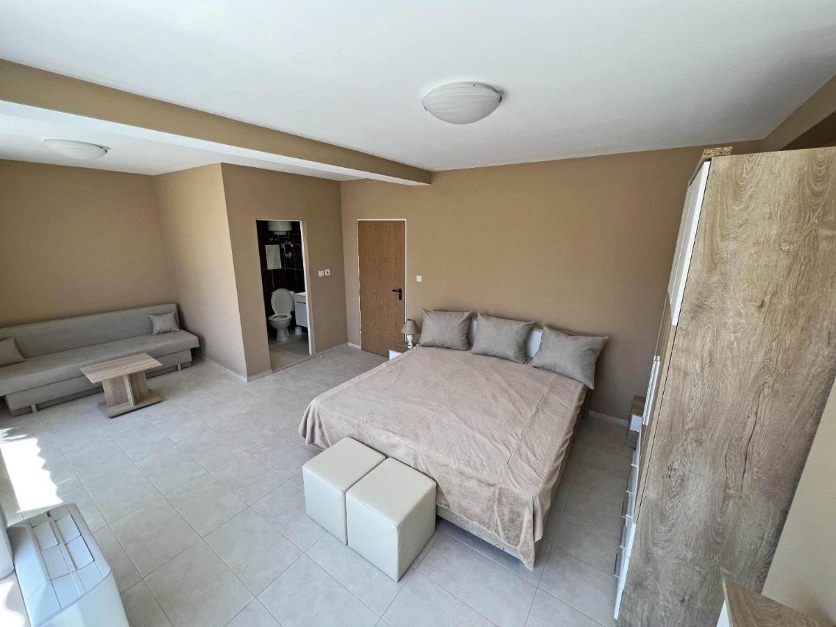 Valemar Apartments Поморие Экстерьер фото