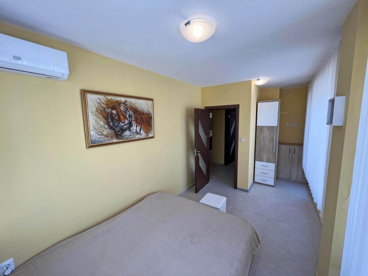 Valemar Apartments Поморие Экстерьер фото