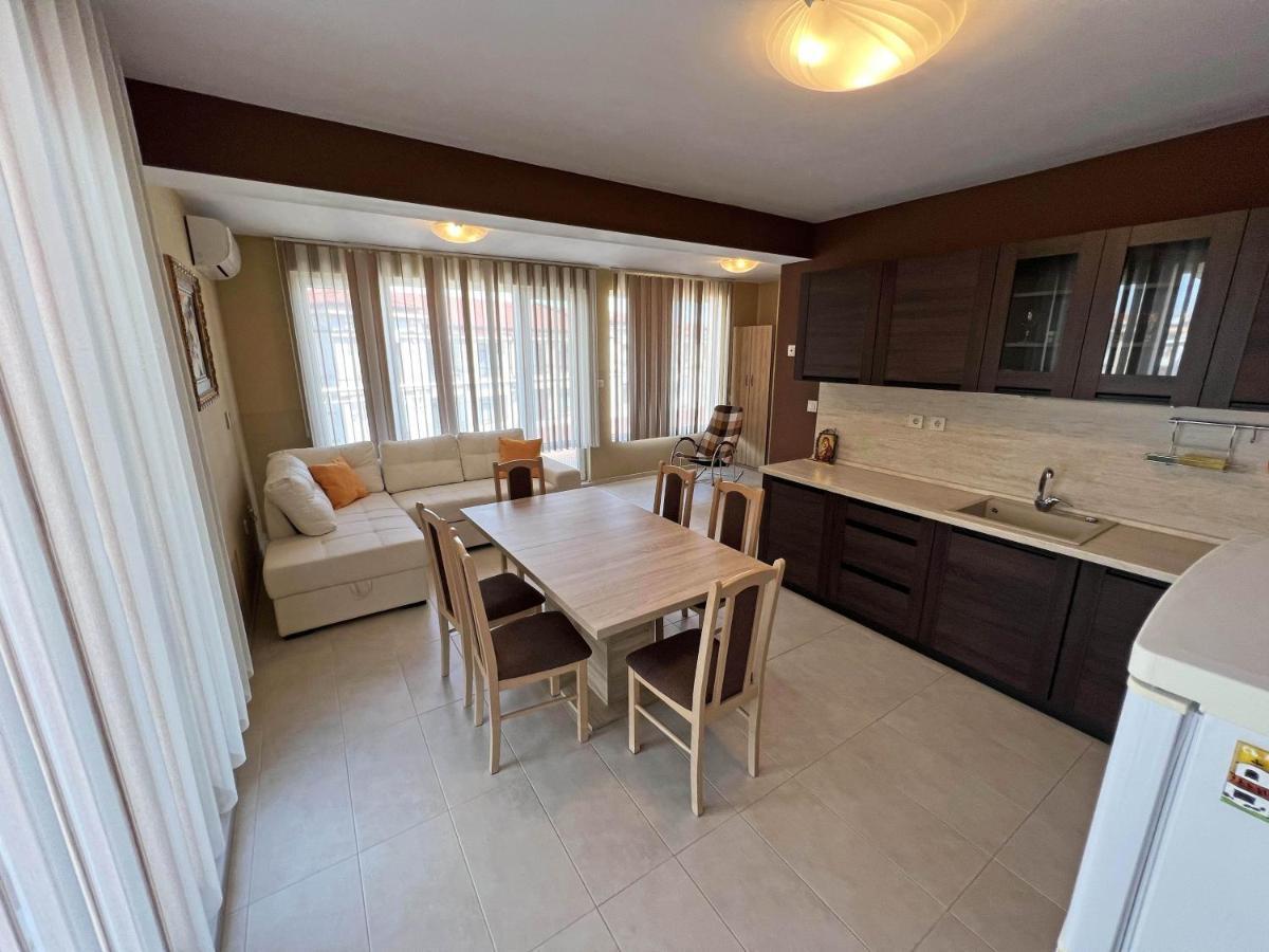 Valemar Apartments Поморие Экстерьер фото