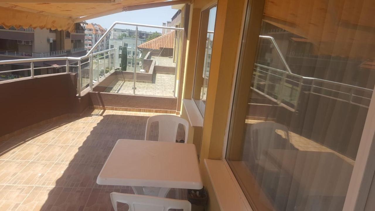 Valemar Apartments Поморие Экстерьер фото