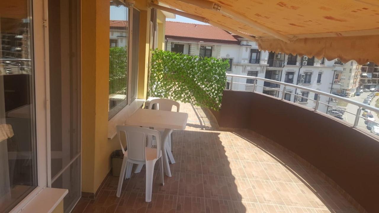 Valemar Apartments Поморие Экстерьер фото