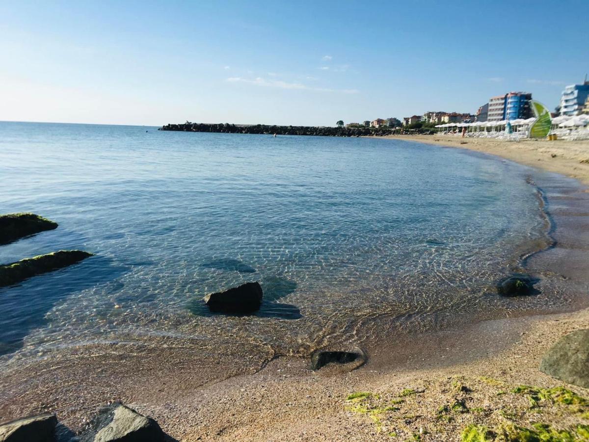 Valemar Apartments Поморие Экстерьер фото